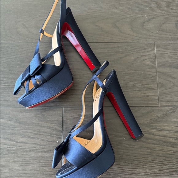 Christian Louboutin satin bow accents slingback sandals - Picture 4 of 5